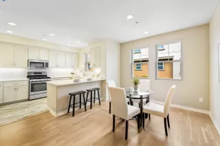 Photo #5: 41091856 Listing