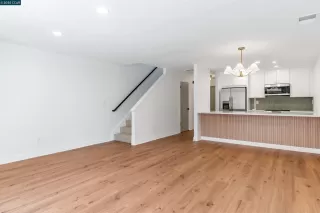 Photo #6: 41091895 Listing