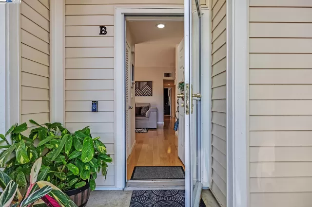 MLS: 41092061 Condo For Sale