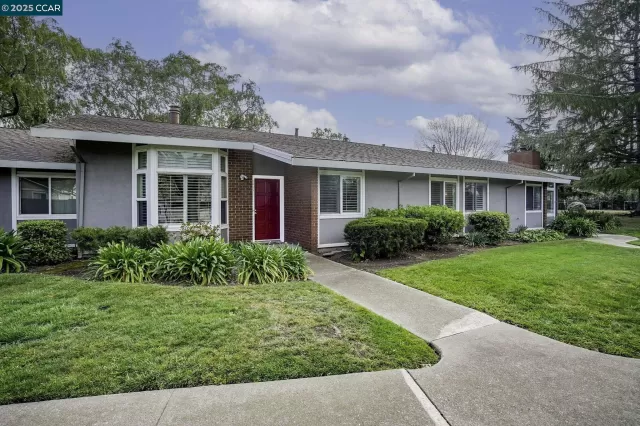 MLS: 41092128 Condo For Sale