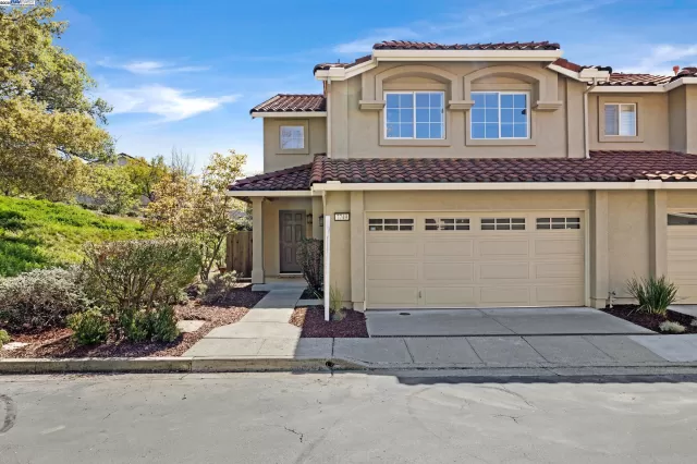 MLS: 41092172 Condo For Sale