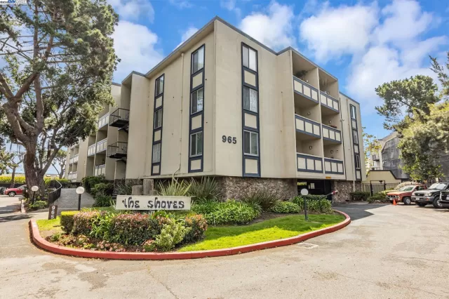 MLS: 41092243 Condo For Sale