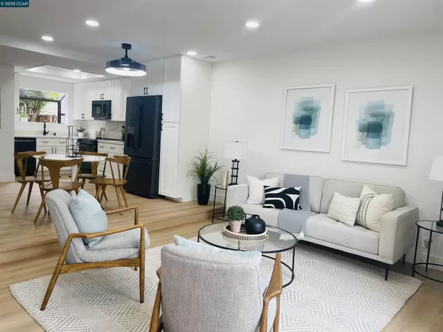 MLS: 41092469 Condo For Sale