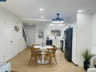 Photo #6: 41092469 Listing