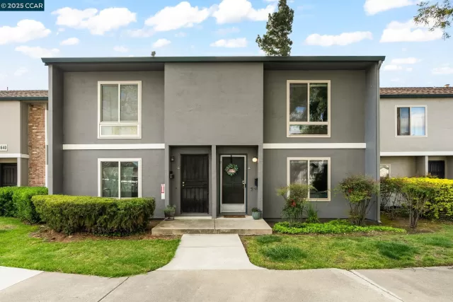 MLS: 41092532 Condo For Sale