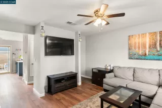 Photo #6: 41092532 Listing