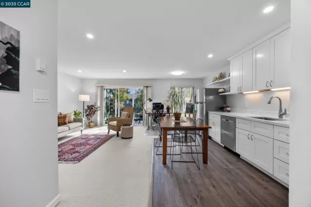 MLS: 41092594 Condo For Sale