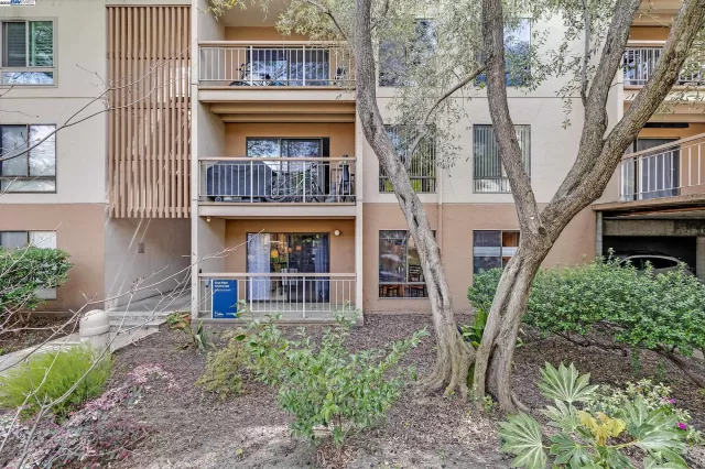 MLS: 41092729 Condo For Sale