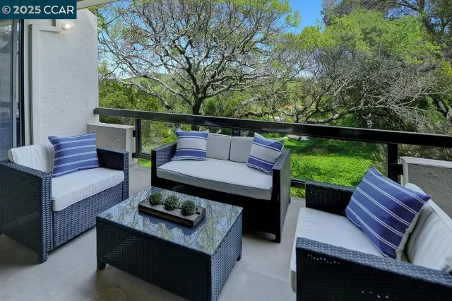 MLS: 41092773 Condo For Sale