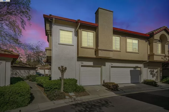 MLS: 41092797 Condo For Sale