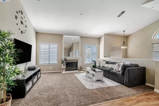 Photo #6: 41092797 Listing