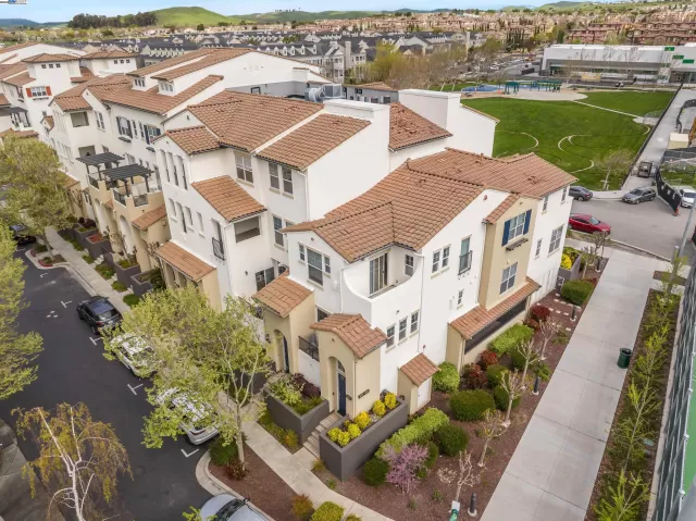 MLS: 41092829 Condo For Sale