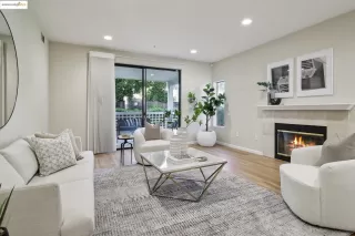 More Details about MLS # 41092837 : 2584 OAK RD # 122