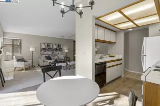 Photo #6: 41092912 Listing