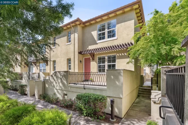 MLS: 41092959 Condo For Sale