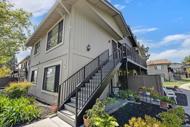 MLS: 41092968 Condo For Sale