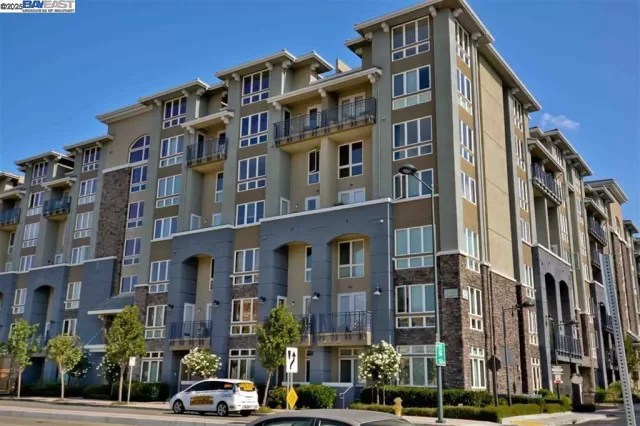 MLS: 41093016 Condo For Sale