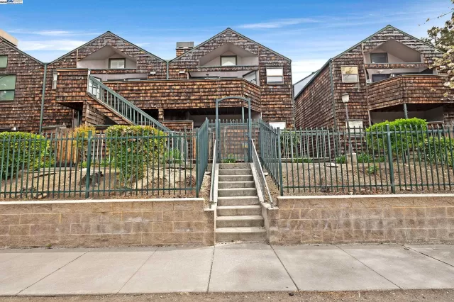 MLS: 41093033 Condo For Sale