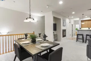 Photo #2: 41093193 Listing