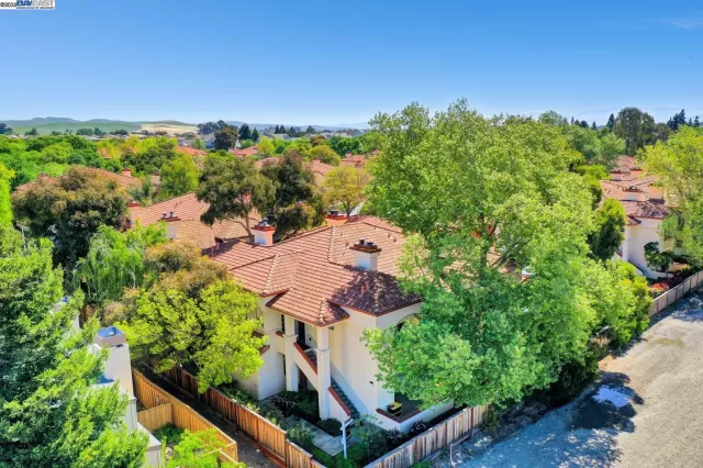 MLS: 41093260 Condo For Sale