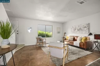 Photo #5: 41093282 Listing