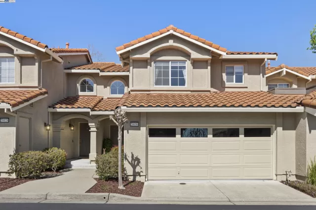 MLS: 41093289 Condo For Sale