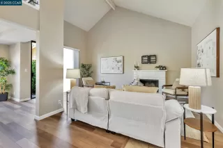 Photo #2: 41093321 Listing 