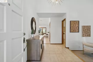 Photo #5: 41093344 Listing