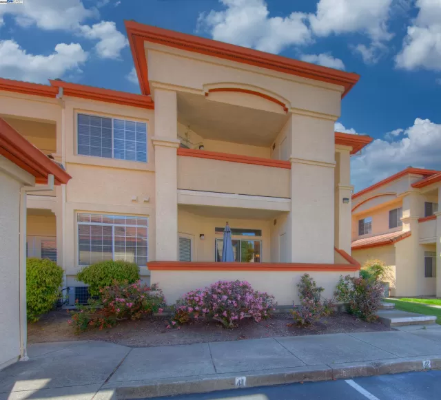 MLS: 41093397 Condo For Sale