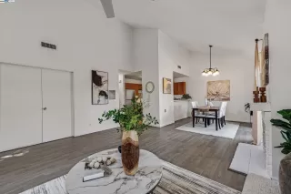 Photo #3: 41093398 Listing