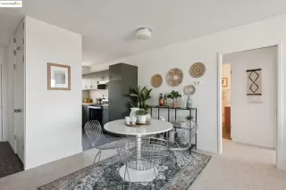 Photo #6: 41093493 Listing