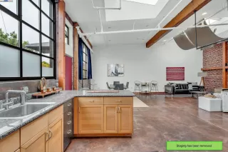 Photo #3: 41093572 Listing