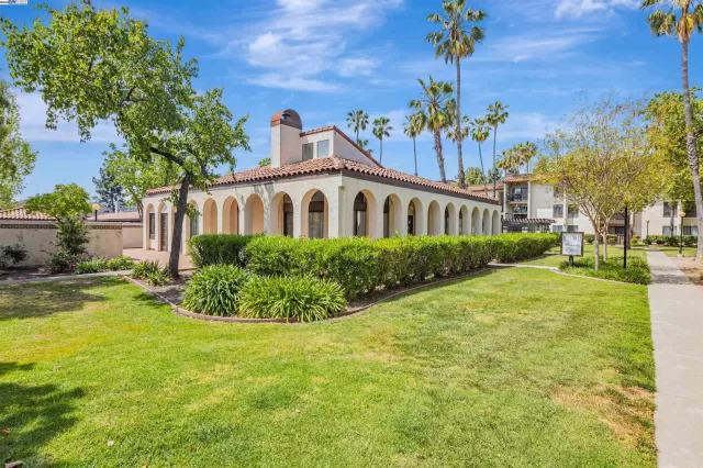 MLS: 41093575 Condo For Sale