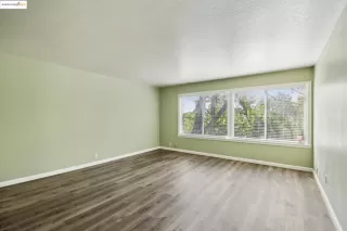 Photo #6: 41093641 Listing