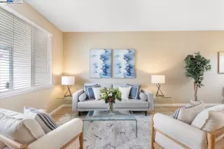 Photo #4: 41093662 Listing