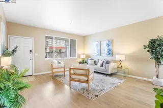 Photo #5: 41093662 Listing