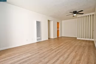 Photo #4: 41093663 Listing