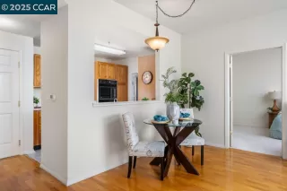 Photo #6: 41094000 Listing