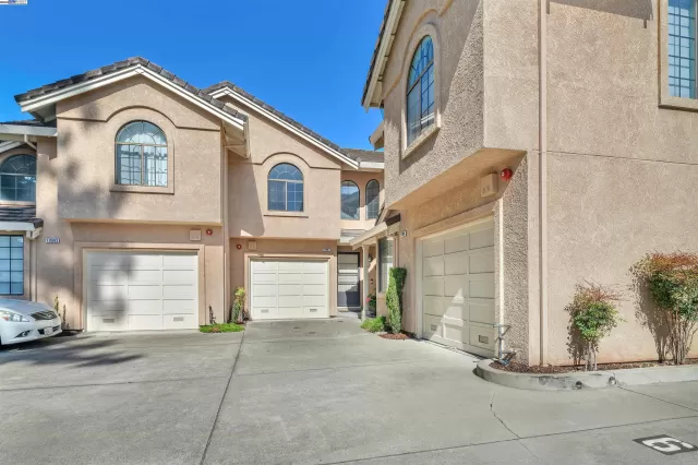 MLS: 41094058 Condo For Sale