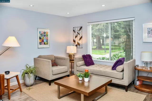 MLS: 41094084 Condo For Sale