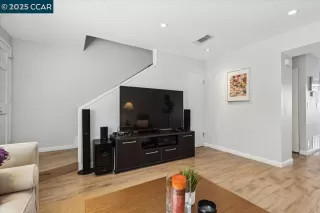 Photo #5: 41094084 Listing