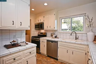 Photo #6: 41094122 Listing