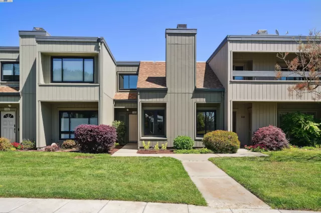 MLS: 41094128 Condo For Sale