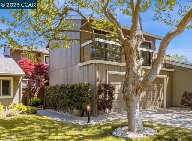 MLS: 41094154 Condo For Sale