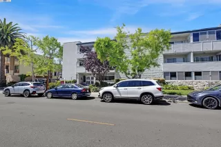 More Details about MLS # 41094274 : 325 KITTY HAWK RD # 212