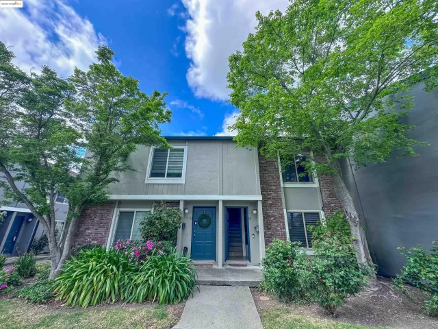 MLS: 41094481 Condo For Sale