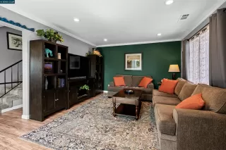 Photo #2: 41094607 Listing