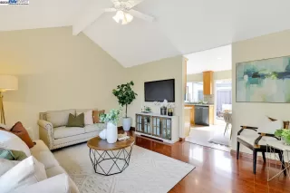 Photo #4: 41094618 Listing