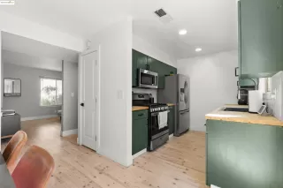 Photo #6: 41094653 Listing