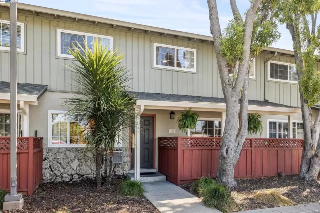 MLS: 41094816 Condo For Sale